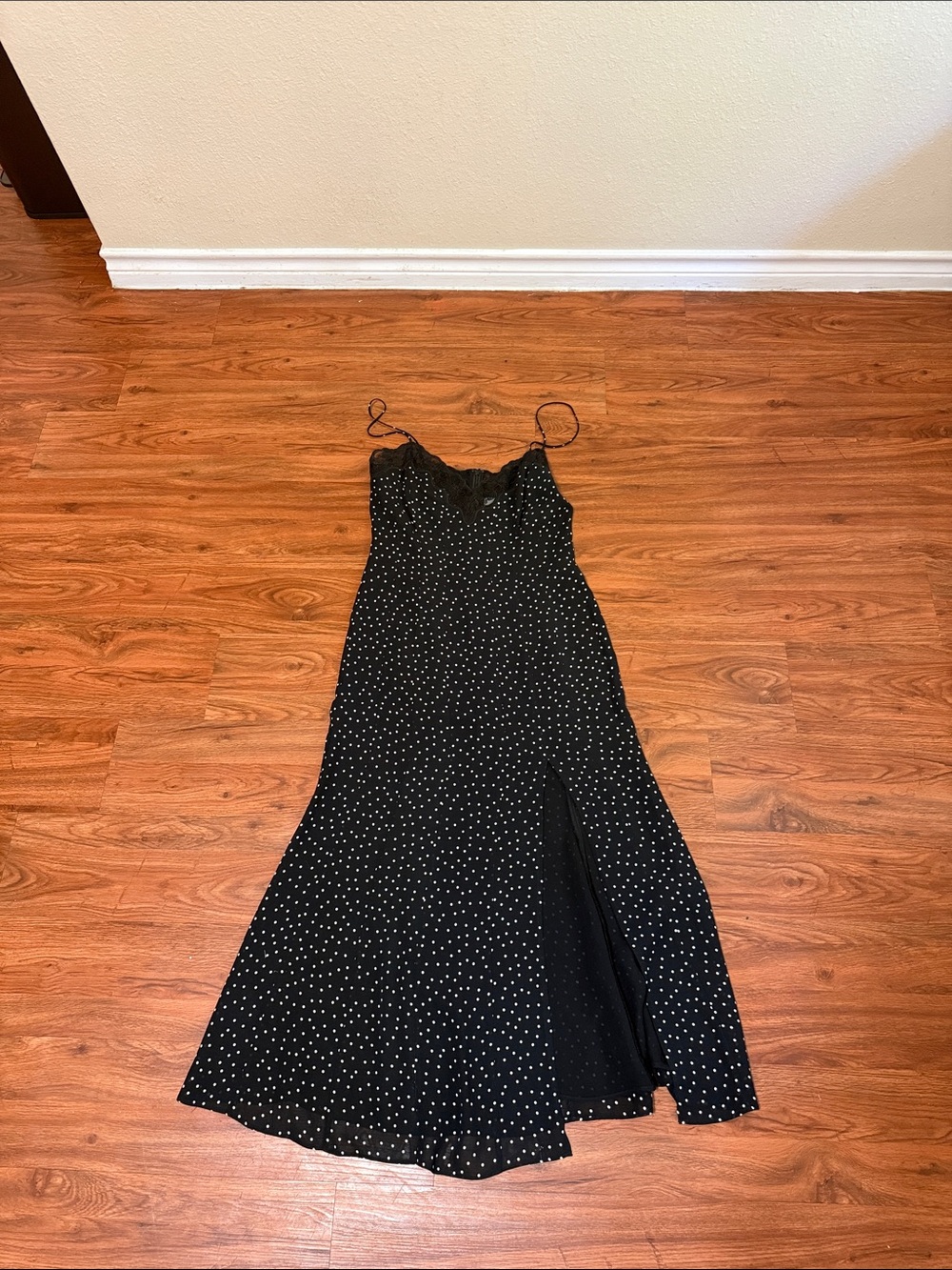 Reformation Lucine Dress - Picture 8 of 17